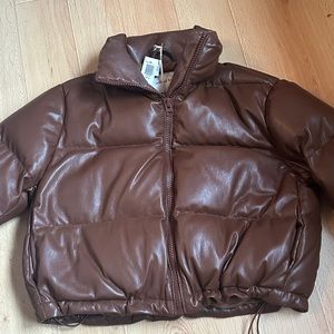 BNWT Aritzia Puffer Jacket